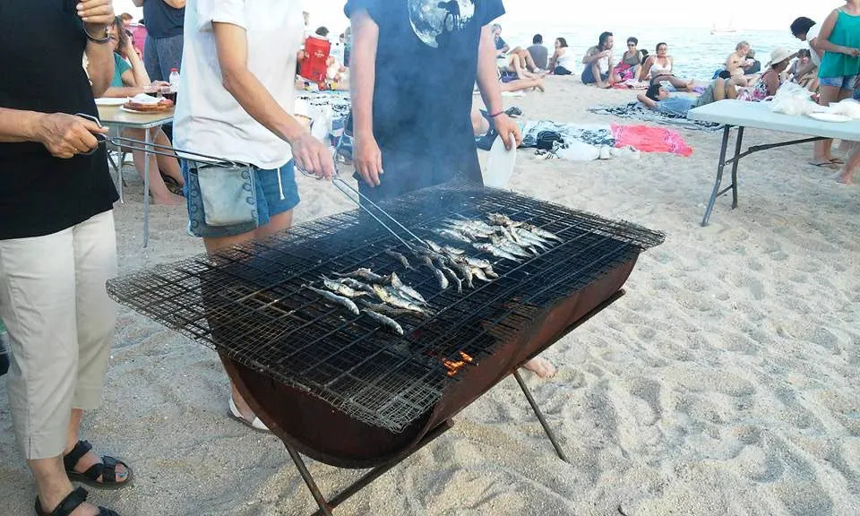 Sardinada popular, organitzada per l’Agrupació Socialista de Vilassar de Mar