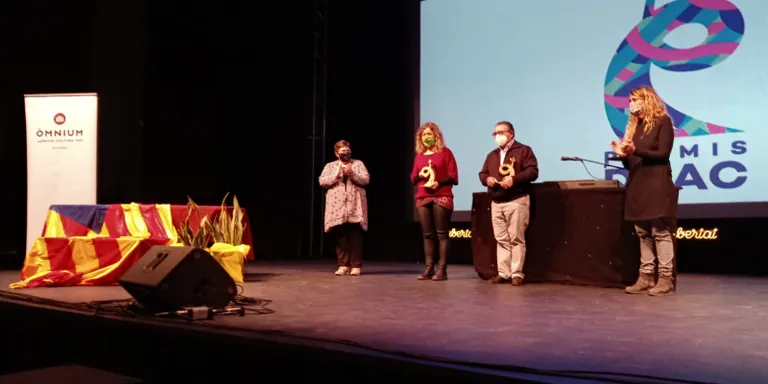 Òmnium Solsonès lliura els dotzens Premis Drac en un acte reivindicant la cultura