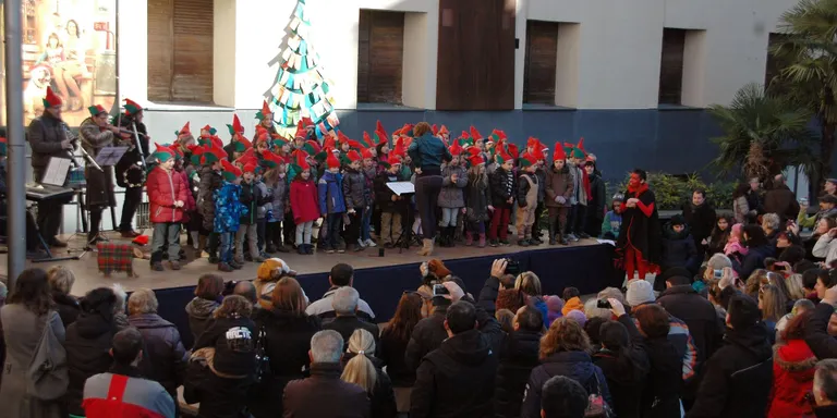 Cantada de nadales al carrer amb l'Escola Municipal de Música de la Seu