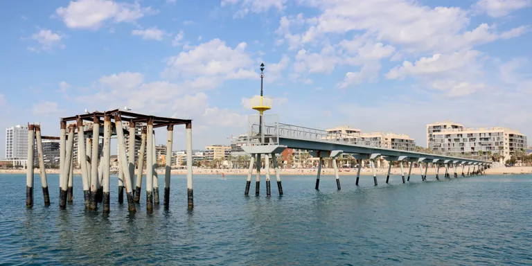 El nou Pont del Petroli de Badalona tindrà una plataforma rodona amb un forat al mig per suportar millor els temporals