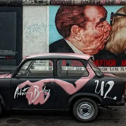 Carrer Major - Espai de col·laboració amb Alfons Tejero - Mur de Berlín - episode art