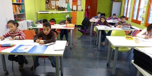 Els infants del Centre Obert Les Bruixes d’Altafulla representen ‘El drac i la Júlia’ en el marc de la Diada de Sant Jordi
