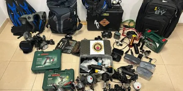 La Policia Local de Creixell deté tres persones per presumptes delictes de robatori amb força i ocupació d'habitatge