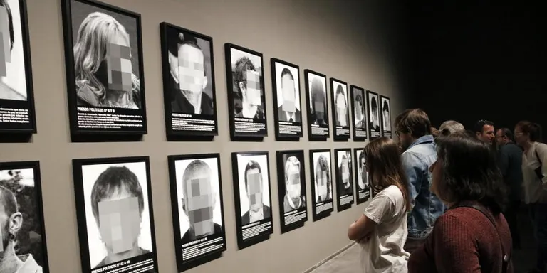 EL MUSEU DE VALLS ACOLLIRÀ L’EXPOSICIÓ «PRESOS POLÍTICS A L’ESPANYA CONTEMPORÀNIA» DE SANTIAGO SIERRA