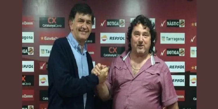 El partit benèfic entre La Floresta i el Nàstic recull prop de 200 joguines
