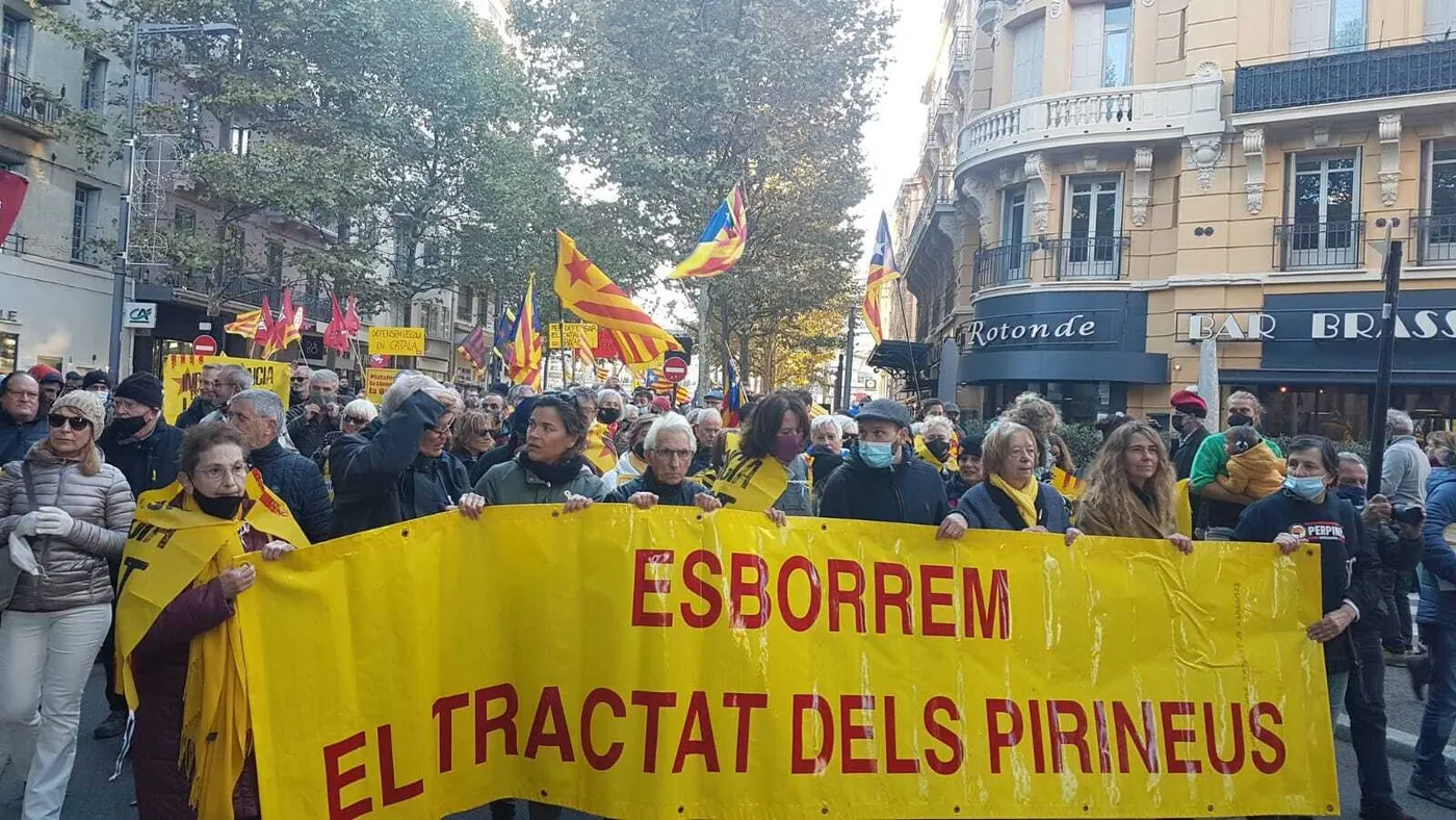 Una vintena de cambrilencs es van manifestar dissabte a Perpinyà per celebrar la Diada de Catalunya Nord 