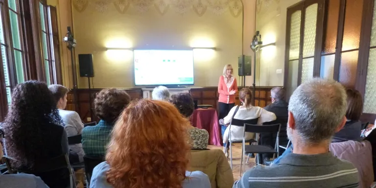 Oncolliga explica a l'Ateneu com fer front al càncer des de la vessant més emocional