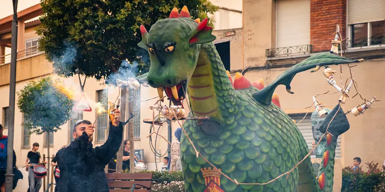 La Dragonina de Constantí celebrarà 40 anys envoltada de bèsties de foc d'arreu de Catalunya