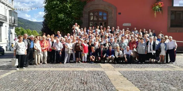 La Festa de la Gent Gran de la Seu es completa amb l'acte institucional i un dinar
