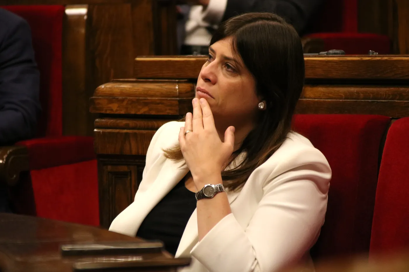 La consellera de Recerca i Universitats, Gemma Geis, al ple del Parlament.