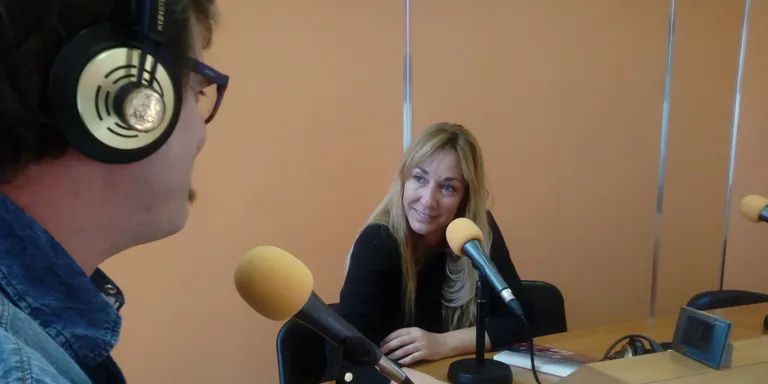 L’escriptora Mar Rubio presenta, aquest dissabte, el seu llibre Sobrevivir entre fuegos