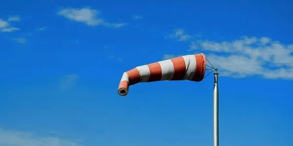 Protecció Civil manté l’Alerta del Pla VENTCAT per fort vent aquest dilluns