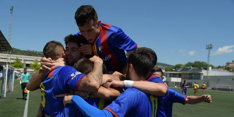 9a victòria pel Futbol Caldes que es col·loca ara en una posició molt prometedora i derrota pel Recam Làser en hoquei