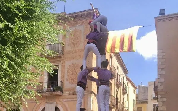 Bones sensacions dels Castellers d'Altafulla a Montblanc per encarar la recta final de la temporada