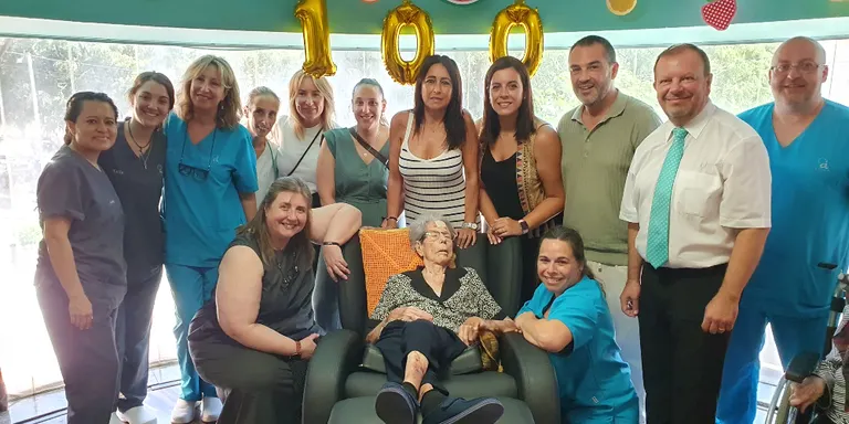 Magdalena Pérez fa 100 anys i la Generalitat li entrega la Medalla Centenària