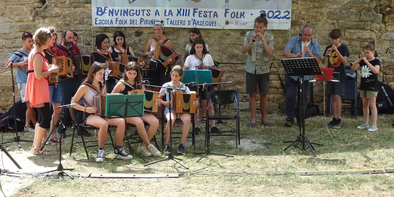 Arsèguel viu la festa de final de curs de l'Escola Folk del Pirineu