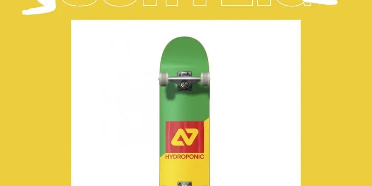 L’Ajuntament de Cambrils promociona el Carnet Jove sortejant un skate de Nautilius
