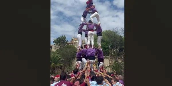 Els Castellers d’Altafulla signen una Diada de Primavera tranquil·la a la plaça Martí Royo