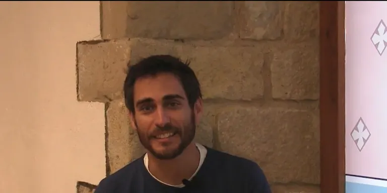 Raül Tortosa, un actor rubinenc a cavall entre la televisió i el teatre