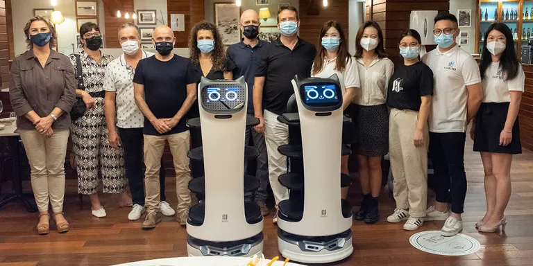 Àngel Pérez: “Els robots que hem incorporat a El Pòsit han d'ajudar els cambrers i millorar el servei”