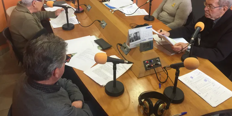 Els voluntaris de l’Arxiu Municipal parlen sobre la revista Fides