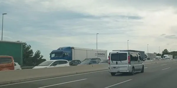 Un accident a l'AP-7 a Castellet i La Gornal complica la mobilitat al Penedès i al Tarragonès Nord