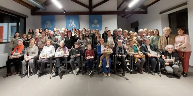Les Candeles reben una recepció institucional a Ca Xapes