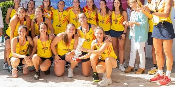 Anna Ortiz alça el títol del Campionat d’Espanya per Seleccions Autonòmiques de pàdel amb la Selecció Catalana