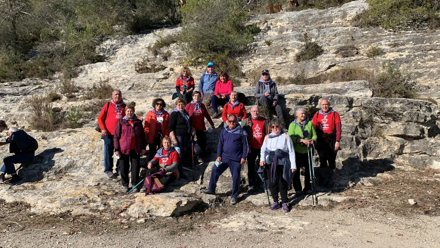 Una trentena de calderins i calderines participen en una passejada del cicle 'A cent cap als cent' de la Diputació de Barcelona