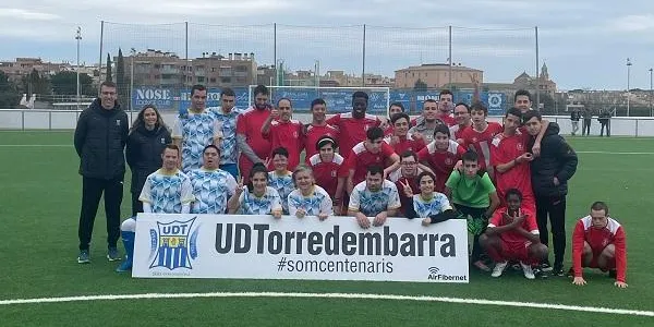 La UD Torredembarra Genuine es prepara per jugar davant el FC Barcelona a la Ciutat Esportiva Joan Gamper