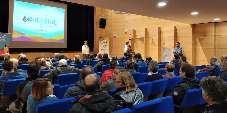 L’empresa Emagina visita Castellterçol per parlar de la fibra òptica