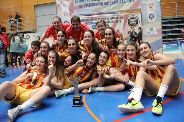 Anna Palma, amb la selecció catalana cadet 2016 (FCBQ)