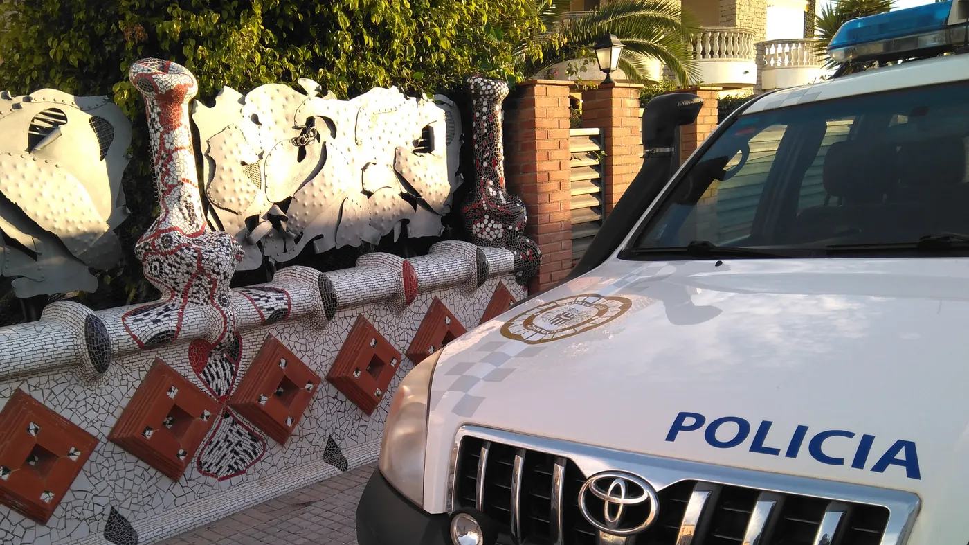 La Policia Local de Cambrils deté un home i dos menors per un intent de robatori en un xalet de Vilafortuny Platja