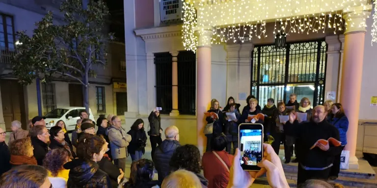 La darrera concentració de l'any de l'ANC i Òmnium dedica nadales als empresonats i exiliats