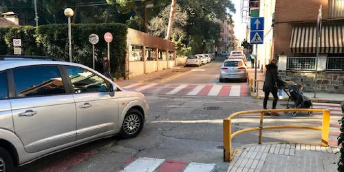Arrenquen les obres de pavimentació i remodelació de les voreres del carrer Doedes