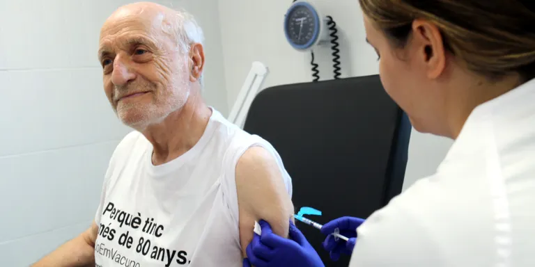 Comença la campanya de vacunació de la grip per als majors de 60 anys