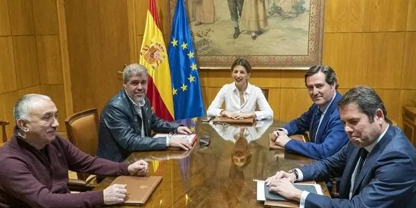 Acord entre Estat, patronal i sindicats per allargar els ERTO fins al 31 de maig