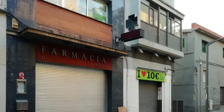 S’instal·len dispositius electrònics als comerços per millorar la recollida de cartó