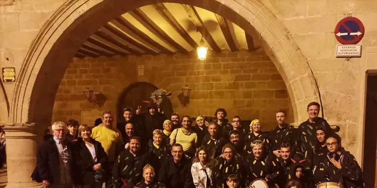La Dragonina i els Diablons de l’Associació d’Amics de la Colla C.O.C.A participen a la Nit del Foc de Calaceite