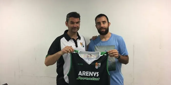 Cesar Saura renova com entrenador del sènior A de l'Arenys Bàsquet
