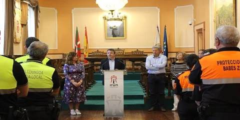 ACTO DE RECONOCIMIENTO Y FELICITACIÓN A LA POLICÍA LOCAL Y A PROTECCION CIVIL