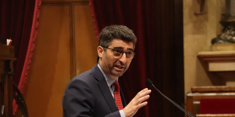 El Govern preveu desplegar 1.700 quilòmetres més de fibra òptica i arribar a tots els municipis l'any 2024