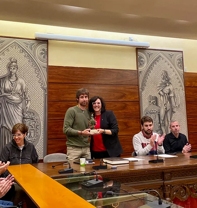 L'Ajuntament de Solsona homenatja Xavi Semís, el primer solsoní a coronar un vuitmil