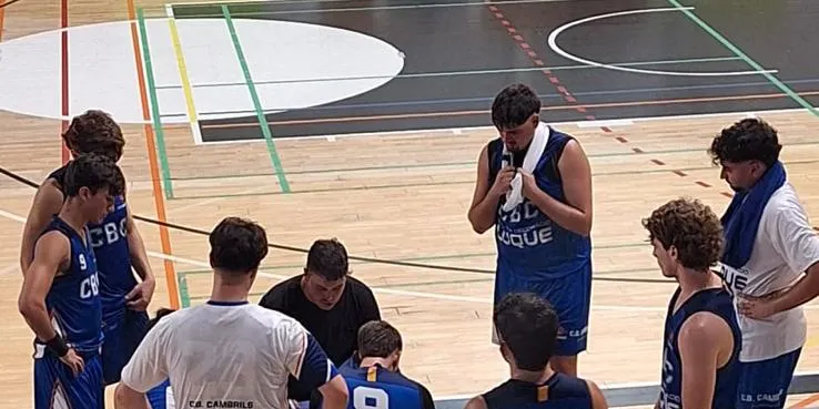 Ensopegada del Pintures Luque CB Cambrils a la pista del TGN Bàsquet B