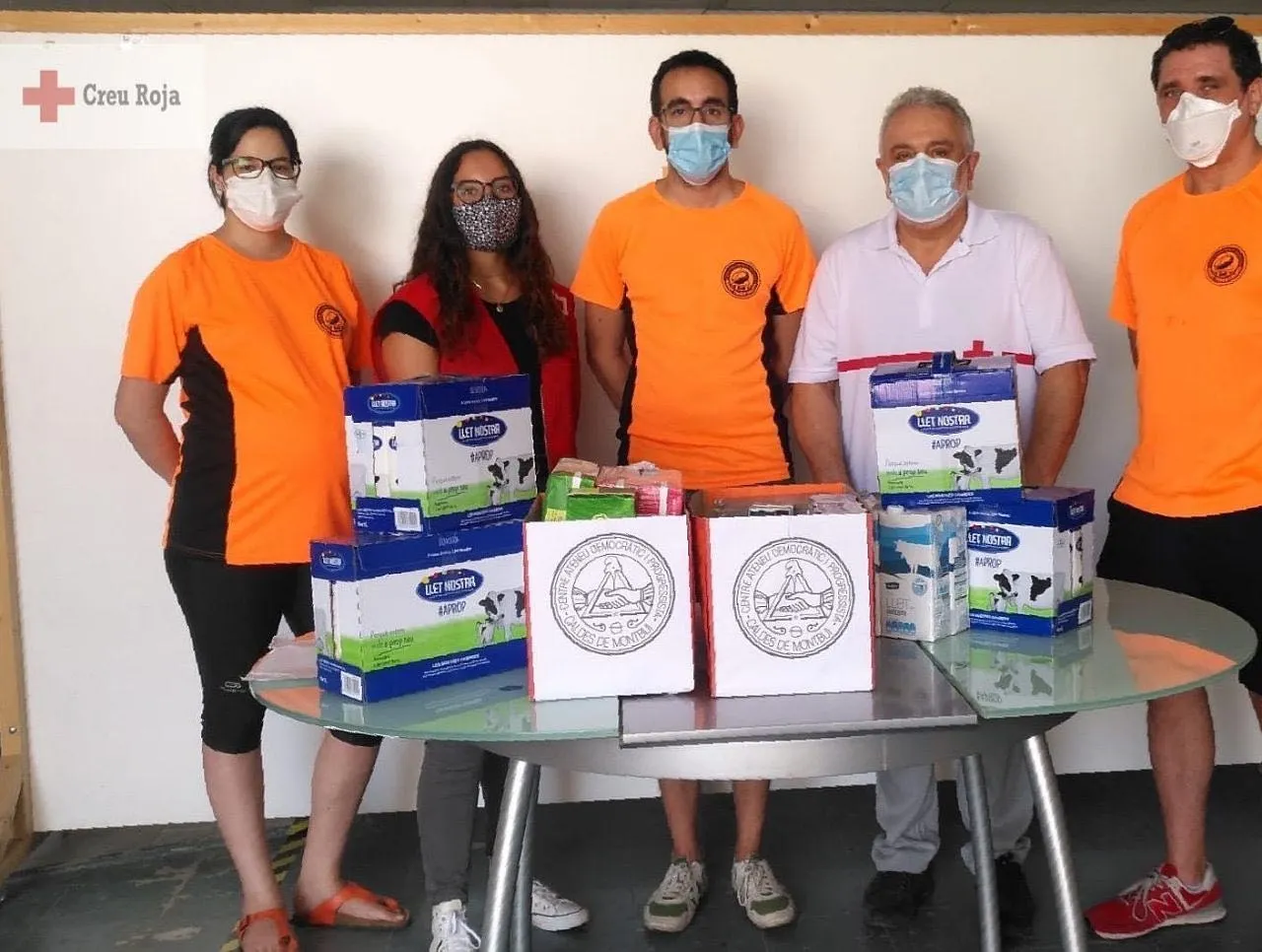 El Centre Democràtic i el Rugby & Touch recapten més de 300 quilos d'aliments en el seu recapte solidari