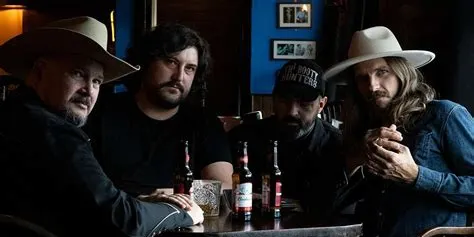 La banda basca Arnau & The Honkytonk Losers arriben a La Travi