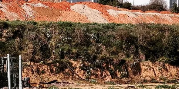 Polèmica per la segona caducitat consecutiva dels expedients sancionadors contra tres empreses que haurien abocat il·legalment terres prop de la Borda