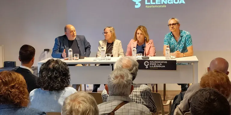 Es presenta la campanya “Municipis per la llengua”