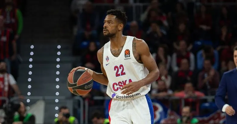 Cory Higgins, primer fitxatge del Barça