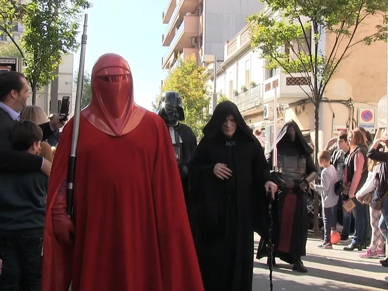 VIDEO: La primera desfilada d'Star Wars a Rubí és tot un èxit